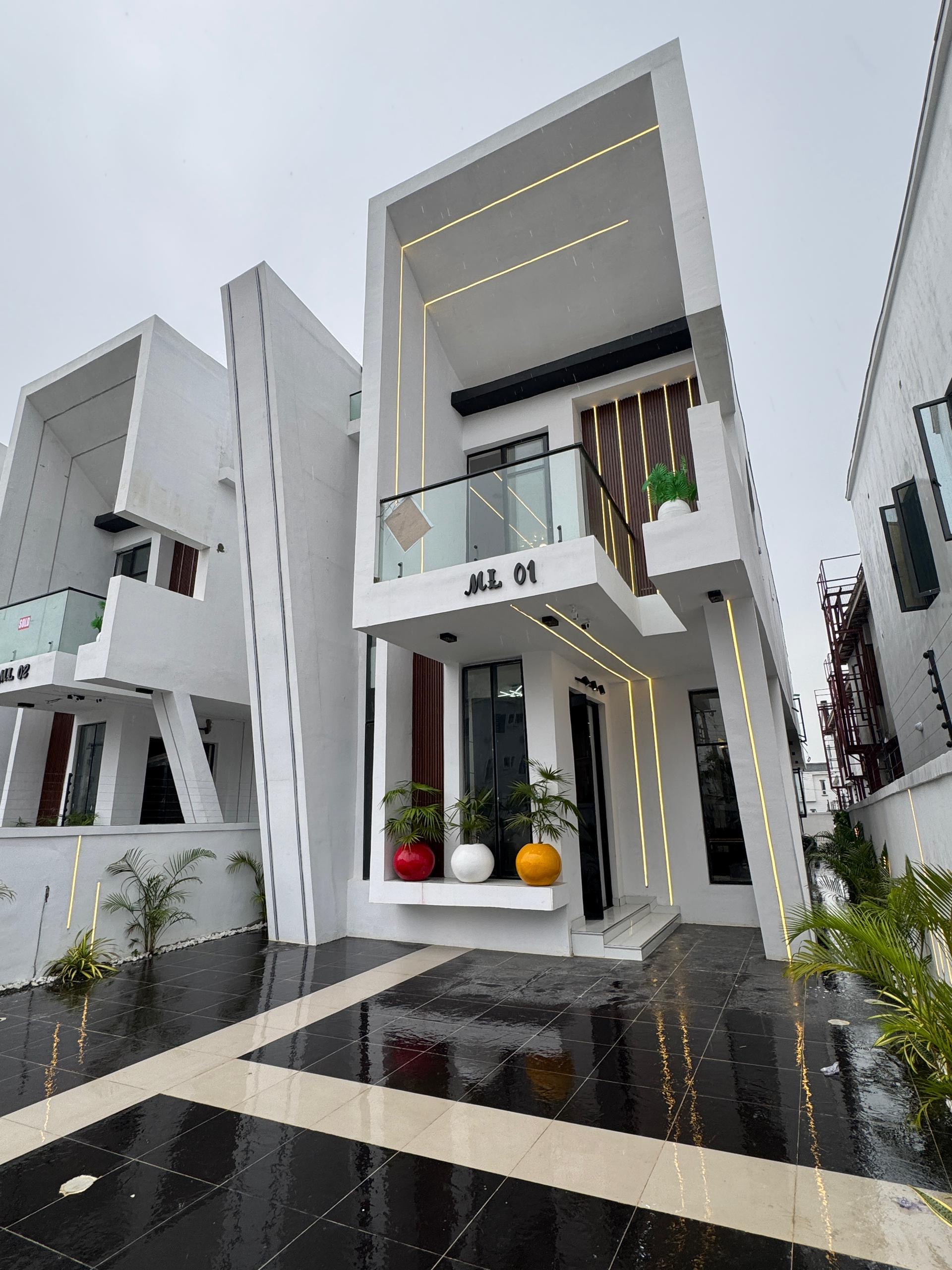 5 bedroom fully detached duplex with C of O title 
